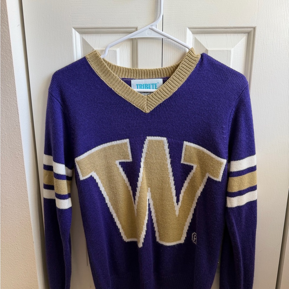University of Washington- Purple and Gold V-Neck Sweater
